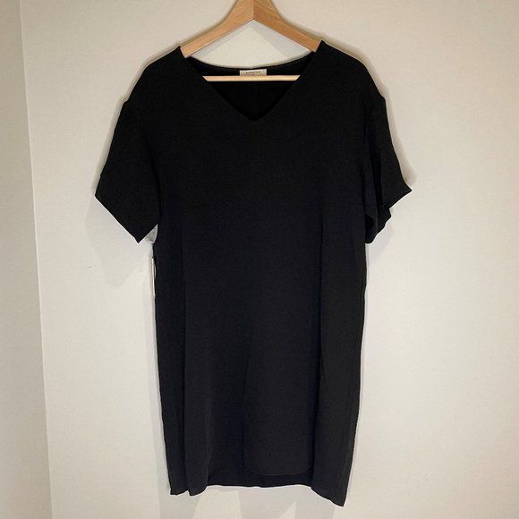 Aritzia Babaton Aaron V-Neck Shift Dress Size XS NWT - Picture 1 of 4